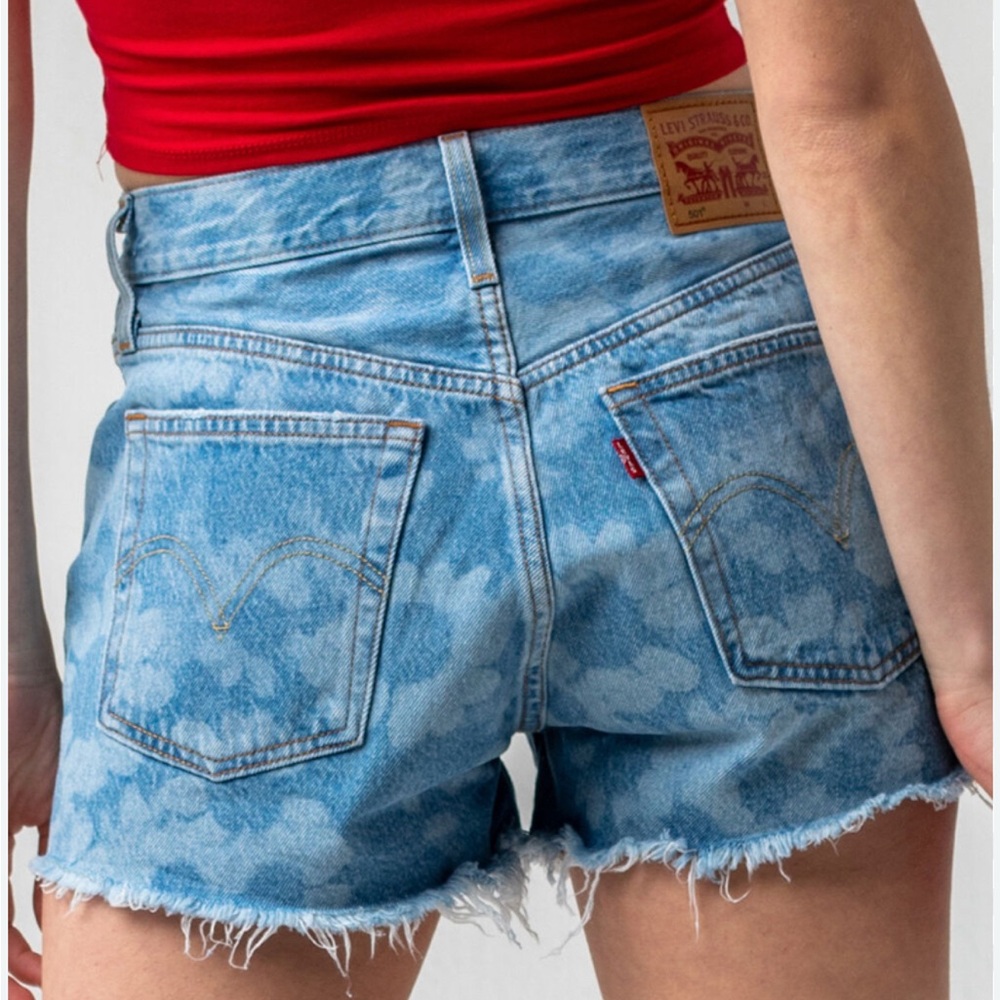 Levi's 501 Women's Light Blue Jean Shorts Size 27